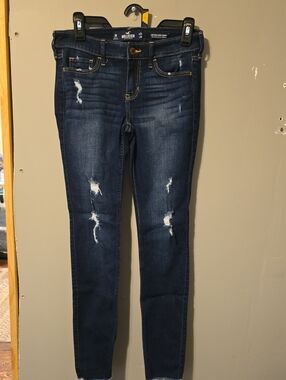 Hollister Girls 26x30 Dark Wash Distressed Skinny Jeans